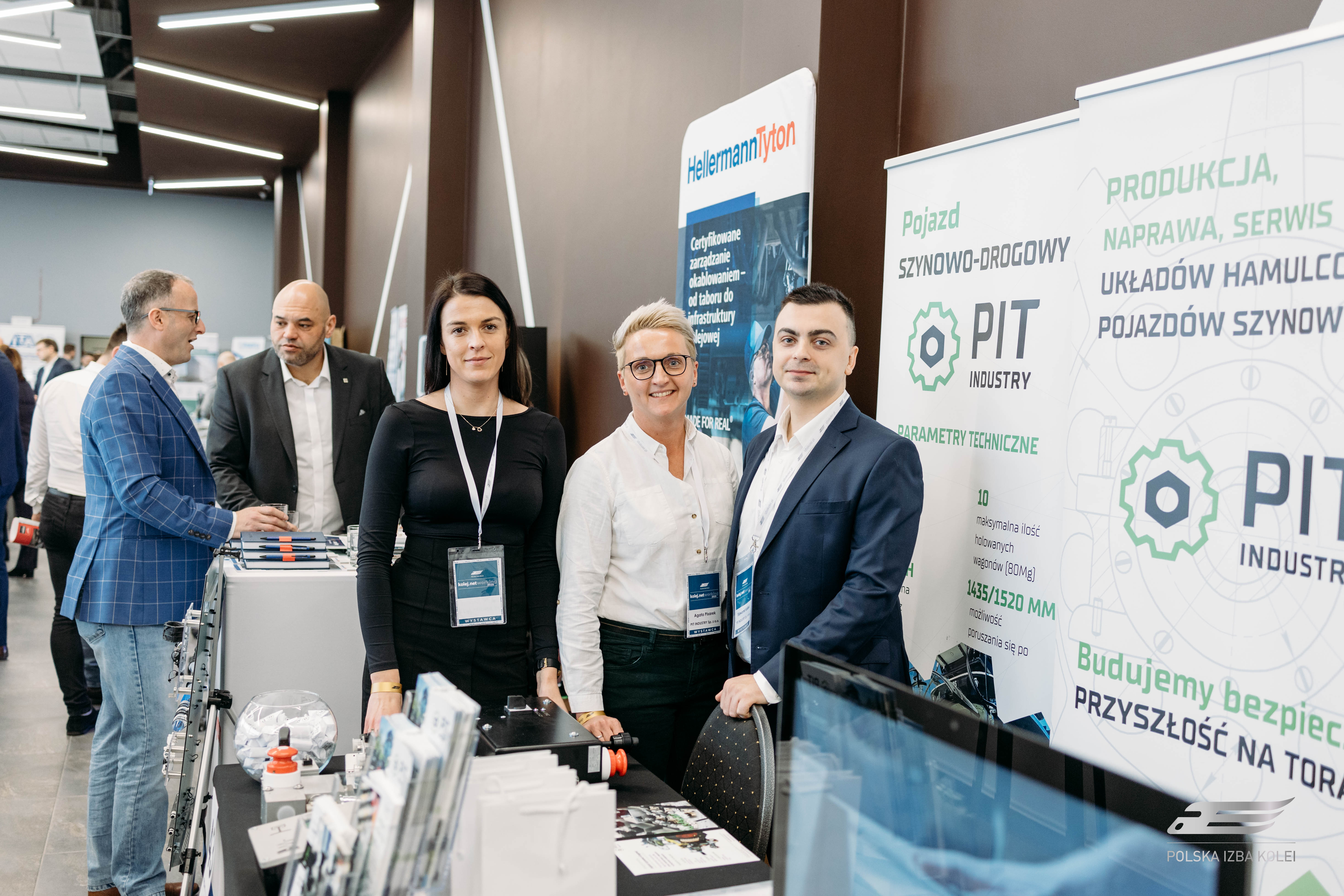 Przedstawiciele firmy PIT Industry podczas KolejNet
