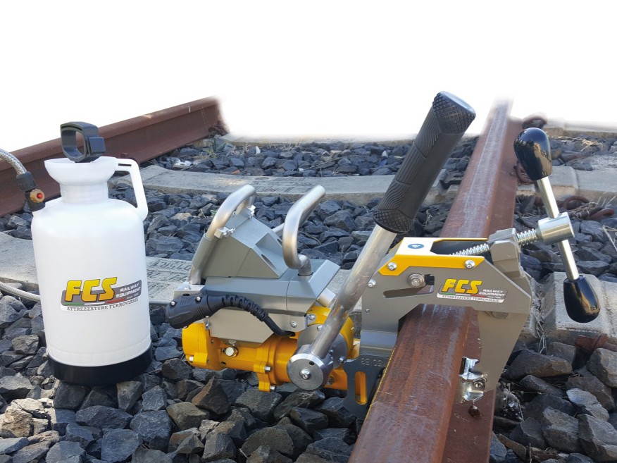 Akumulatorowa wiertarka do szyn TFR 330B