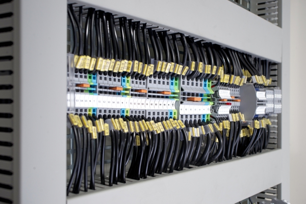 Korytka kablowe perforowane